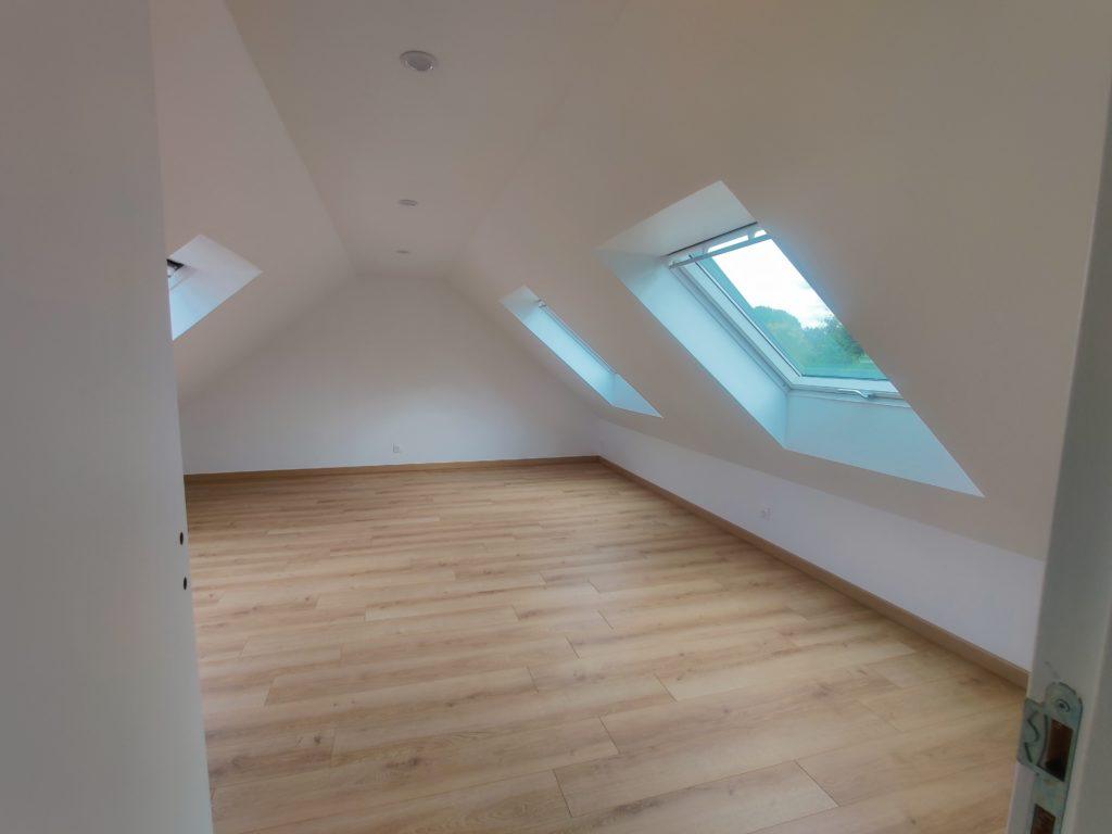 Blog - Isolation & Platrerie - Rénovation complète et pose de 3 fenêtres de toit dans ces combles aménageables