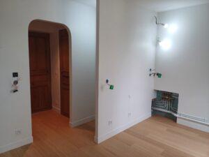 Rénovation complète de cet appartement parisien (parquet, peinture, électricité, ...)