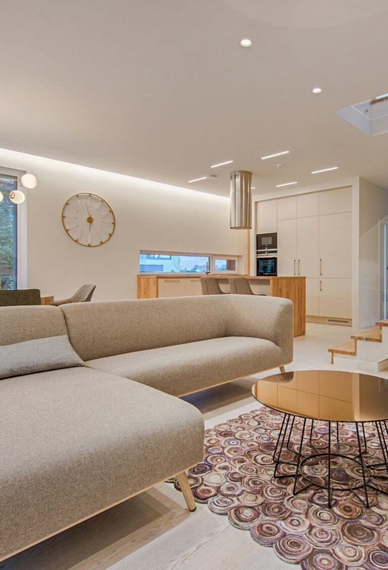 Intérieur luxueux dans une maison moderne parisienne