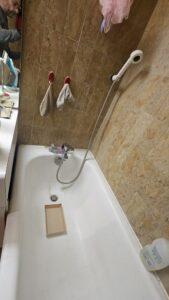 Transformer une baignoire en douche ?