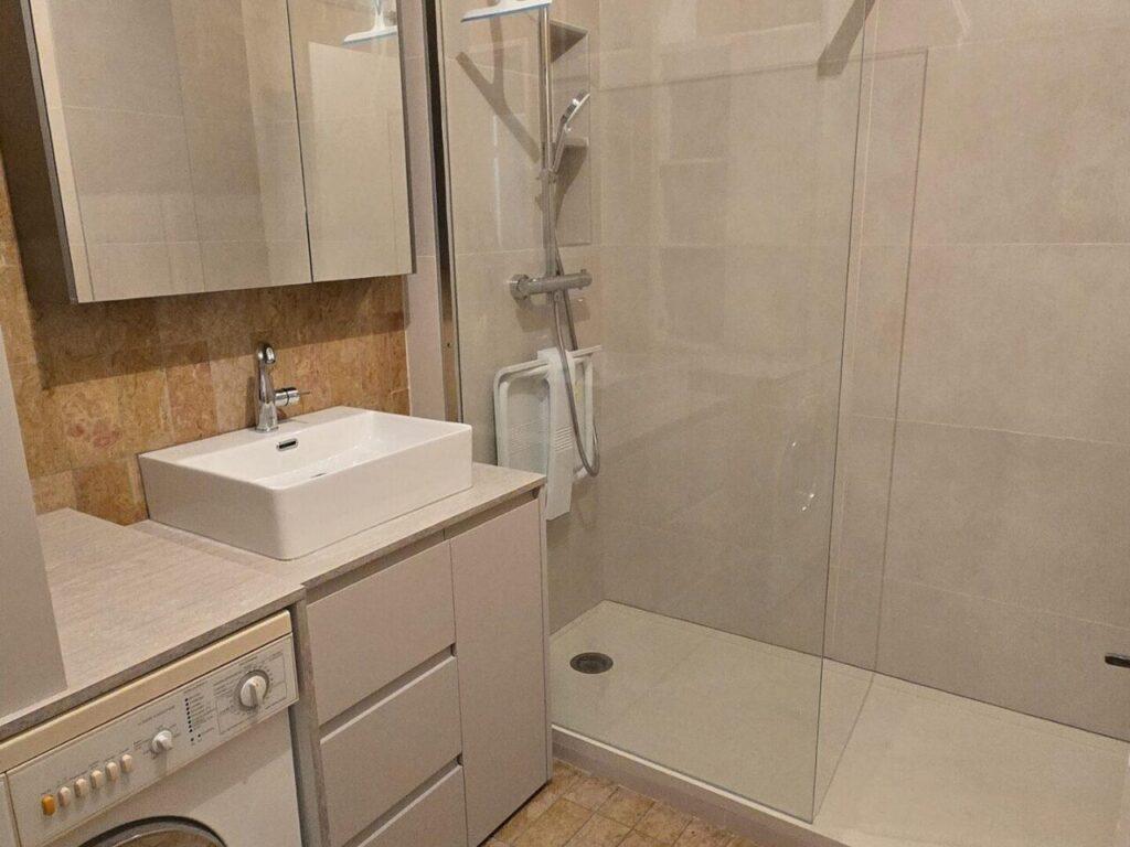 Transformer une baignoire en douche : un vrai gain de confort au quotidien