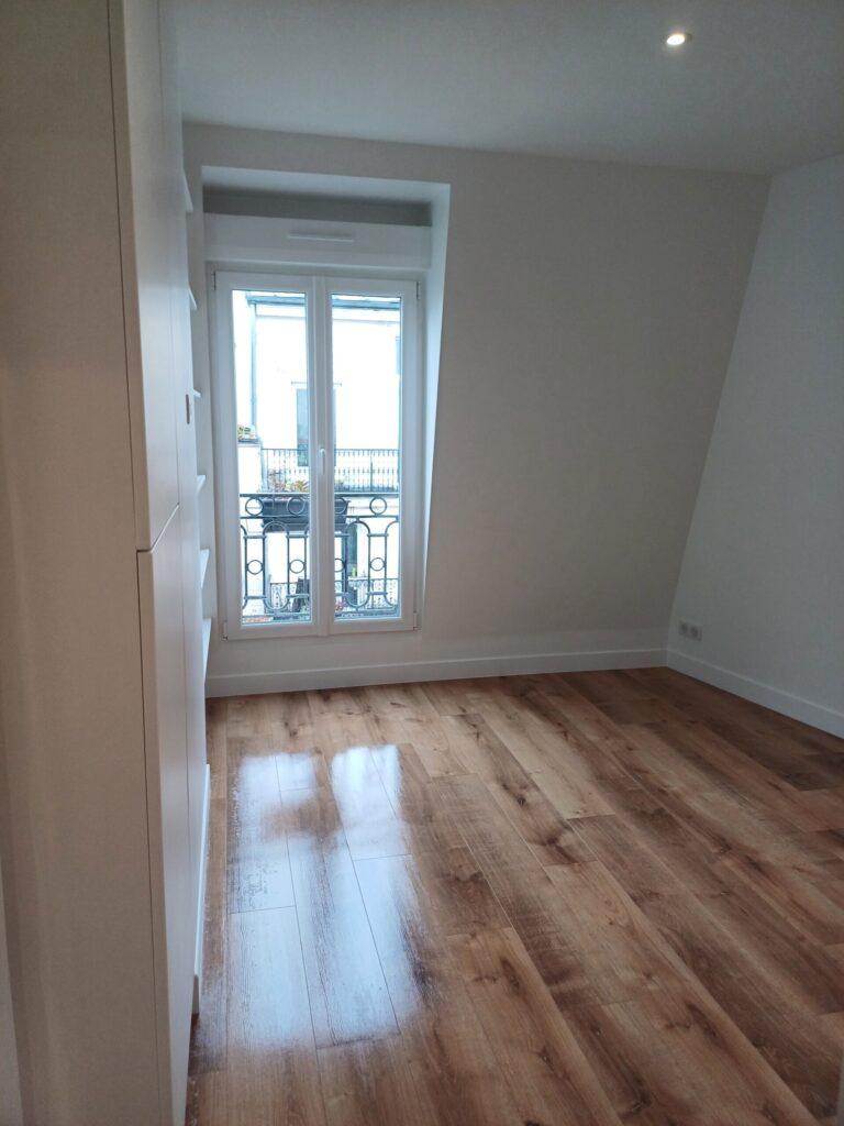 Pose d'un tout nouveau parquet dans cet appartement parisien