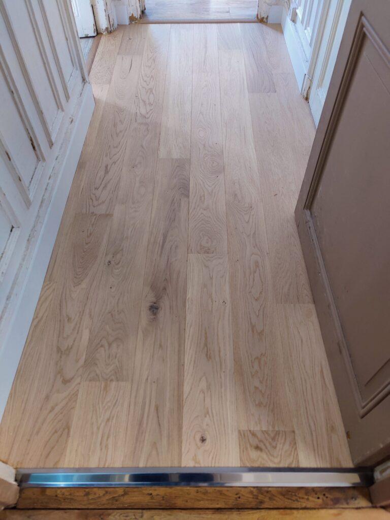 Pose d'un parquet complet dans cet appartement parisien