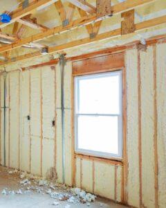 Pose d'une isolation en fibres naturelles pour ces murs intérieurs