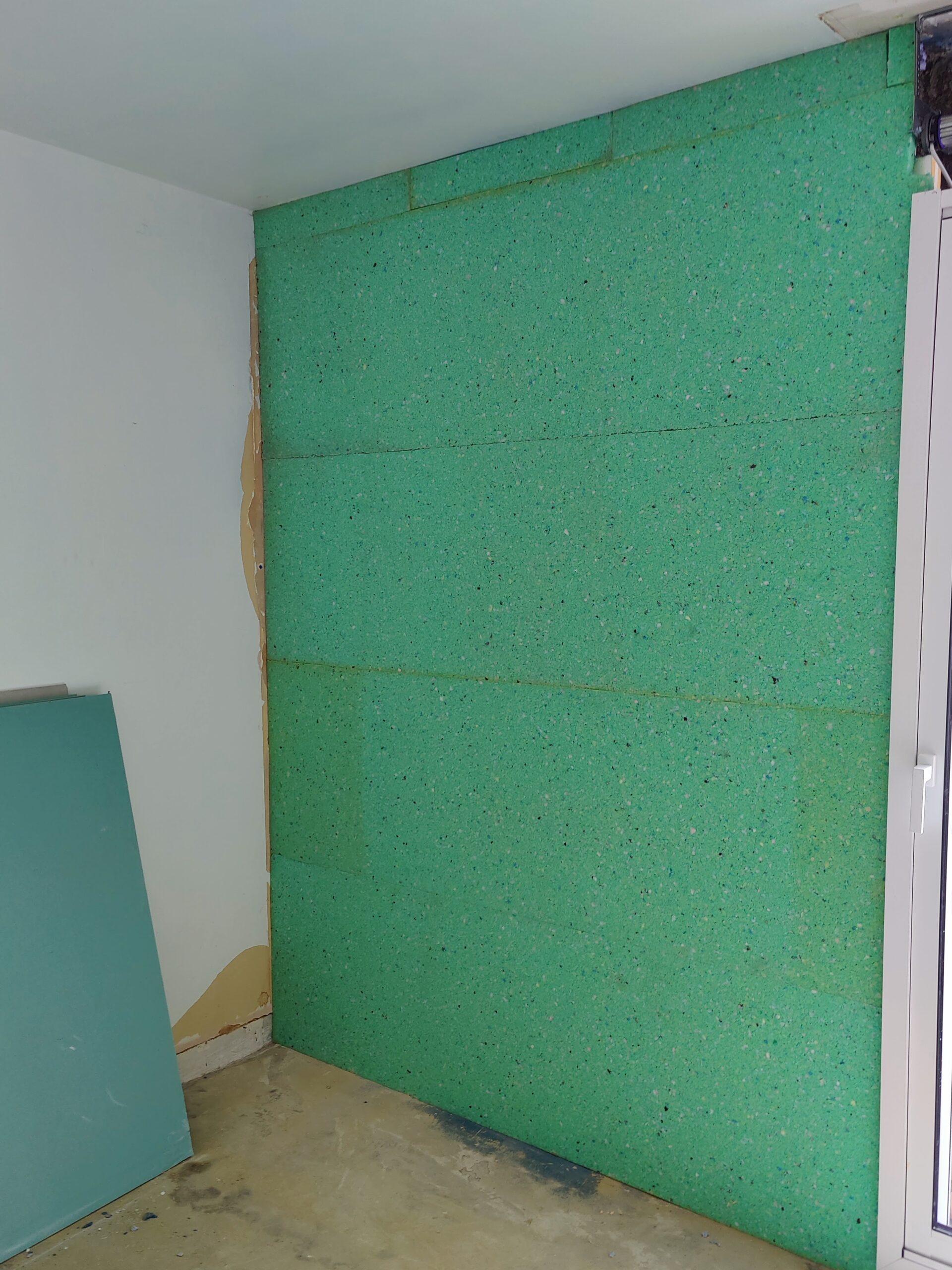 Travaux de pose d’une isolation en fibres naturelles pour murs ou combles