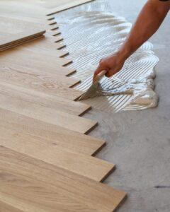 Ce nouveau parquet est installé en pose collée