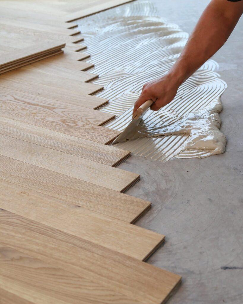 Ce nouveau parquet est installé en pose collée