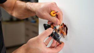 Le Guide Ultime de la Rénovation Électrique dans l’Habitat Parisien : Sécurité, Normes et Art de Vivre